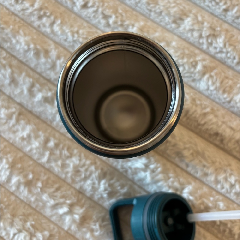 YETI Rambler - Picture 7 of 7